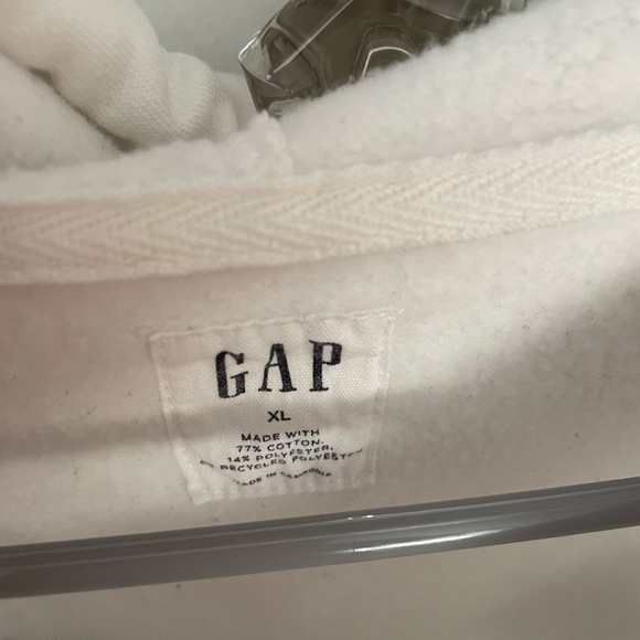 Gap hoodie - Picture 2 of 3